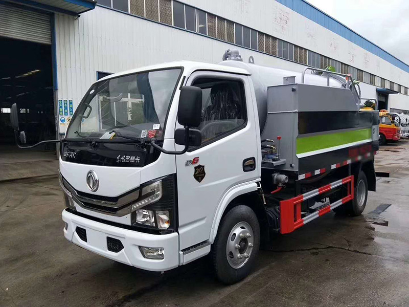 東風多利卡D6清洗吸汙車