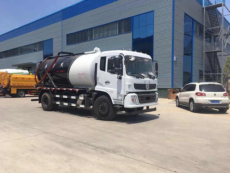 國六東風13方吸汙車
