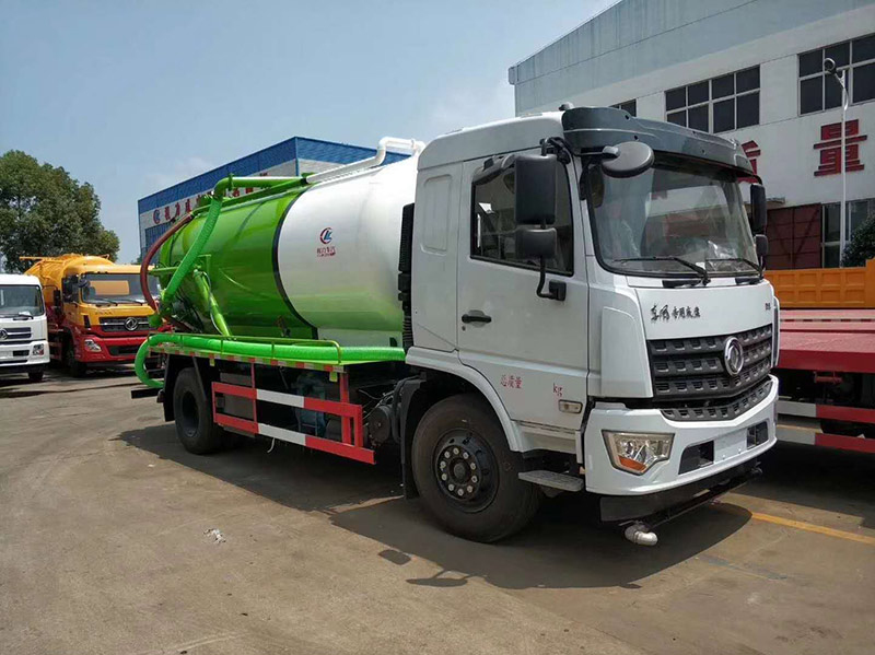 東風專底吸汙車