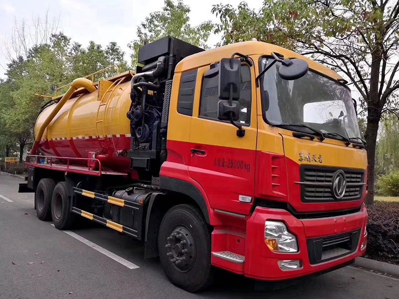 東風天龍後八輪清洗吸汙車