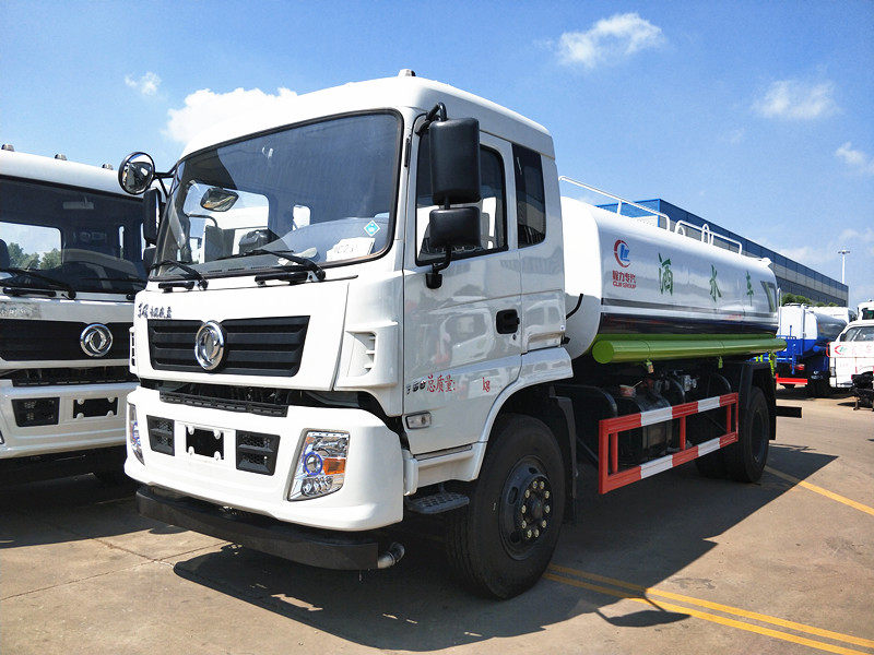 東風專用底盤灑水車