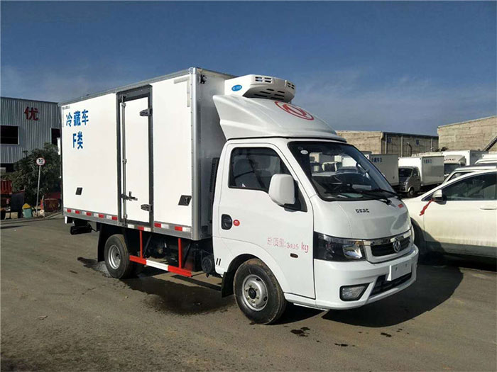 國六東風途逸小型冷藏車