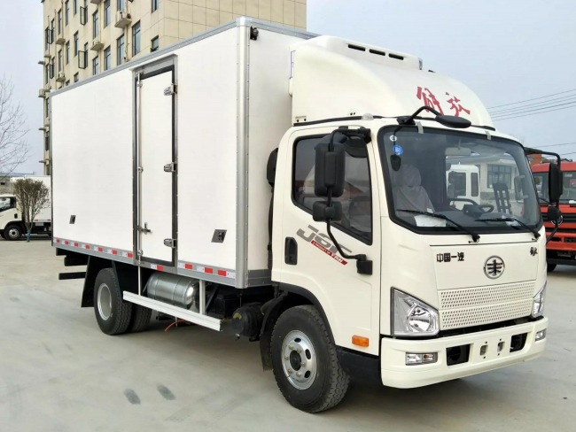 解放J6F單排冷藏車-廂長5.2米