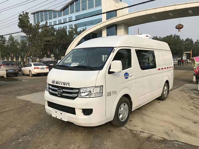 福田G7雙排麵包冷藏車