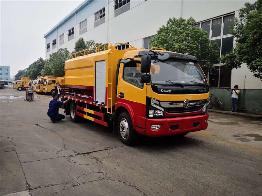 國六凱普特8方清洗吸汙車