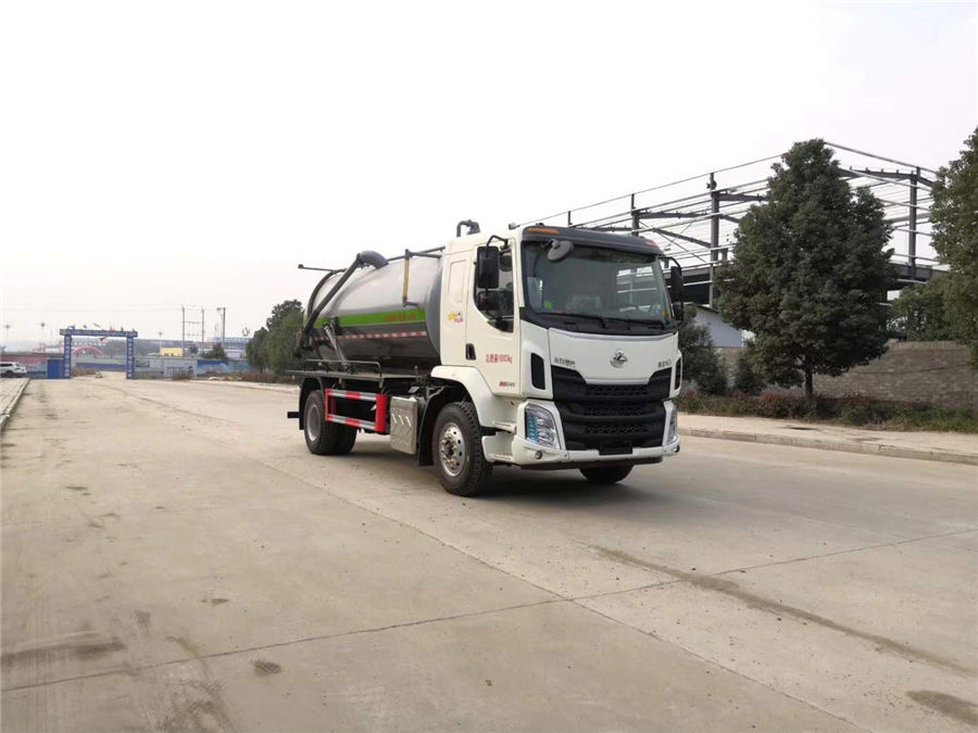 國六柳汽乘龍吸汙車