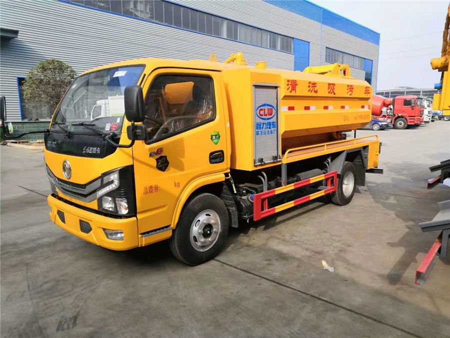 城市環境衛生建設少不了清洗吸汙車