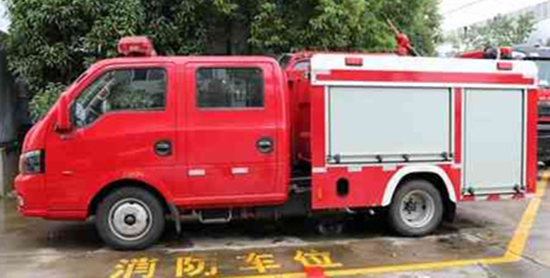 國六東風途逸雙排2噸水罐消防車價格