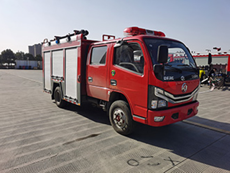 東風2.5噸水罐消防車
