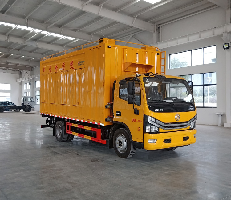 東風多功能吸汙淨化車