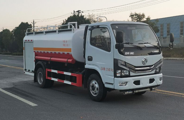 東風多利卡D6消防灑水車