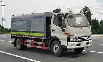 CL5090GQX6HL型護欄清洗車1.jpg